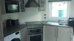 Summer Lodge lovely big caravan in Hastings sleeps 6 free WiFi in caravan - Image 5
