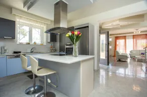 EVA's House - Image 4