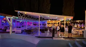 Mojo Beach - Image 5
