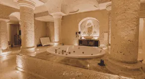 Nino Cave Suites - Image 5
