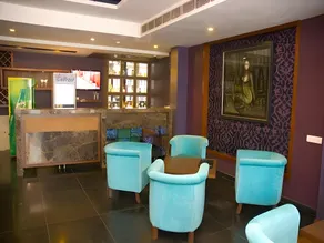 La Silver Leaf Hotel - Image 5