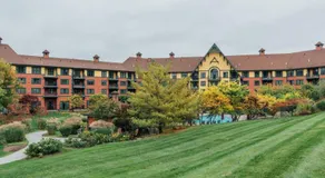 Cozy Studio Resort Stay Mountain Creek Pool Hiking - Image 5