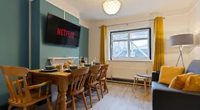 Sally’s Cottage - Uttoxeter: Close to Alton Towers - Image 2