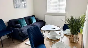 Beautiful City Centre Apartment 2BR - Image 3