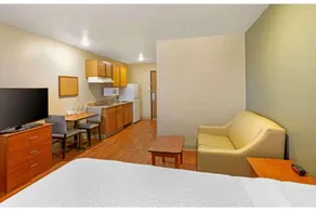 Motel 6 Suites Birmingham Pelham, AL - Image 2