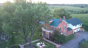 Cloran Mansion Bed & Breakfast - Image 5