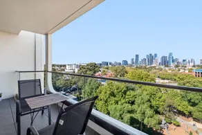 City Views & Inner-North Cool at Your Door - Image 5