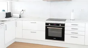 Bonito apartamento con jardín - Image 4