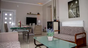Lydia's Apartment - Image 2