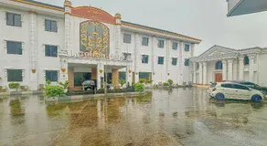 Urbanview Hotel D Calton Sukabumi - Image 2
