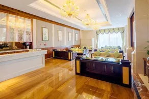 Hua He International Hotel - Image 2