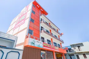 OYO 79242 Hotel City Heart - Image 4