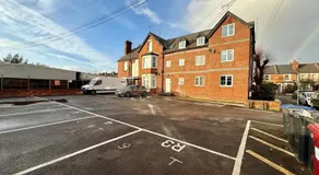 Spacious 1 Bed Flat - Free Parking - Quiet Area - Image 4