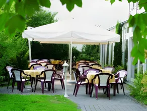 Hotel Kreuz Gästehaus und Lauchertbar mit Terrasse - Image 4