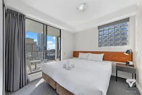 KozyGuru | Haymarket | 2B Apt at CBD - Image 2