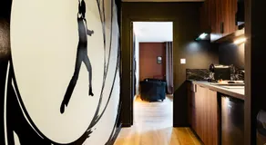 007 Loveroom Secrète Jacuzzi privé Cinéma 4K - Image 3