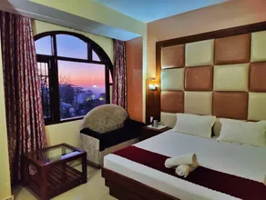 Hotel Taj Palace & Restaurant Near Mall Road - Image 3
