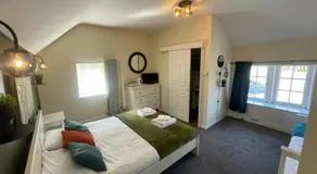 Ye Olde Crown Hotel - Image 5