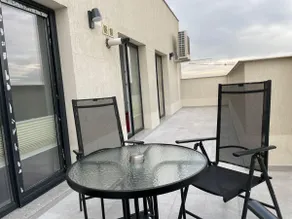 Unique Penthouse Lakeview W19 - Image 5