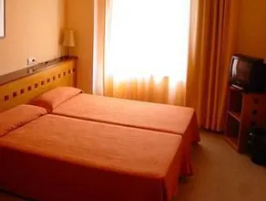 Hotel Montmeló - Image 3