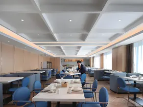 Vienna International Hotel Kunming Xiyuan Road Daguan Park - Image 4