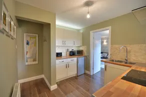 The Garden Apartment, Near Airport & City - Image 4