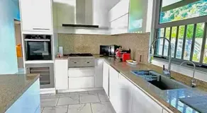 Villa Fare Mananui 2 chambres avec piscine et jardin - Image 3