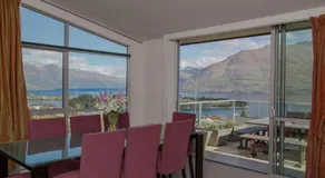 Lake View Villa, Great location and Amazing views - Image 3