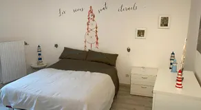 Spacious apartment in Charleroi 100 m² with parking 5 ppl - Image 5