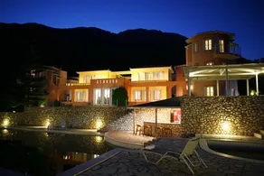 Red Tower Hotel - Image 3