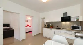 Apartments ROSINI, 300m from the beach with shared tavern and bikes, Nin - Image 3