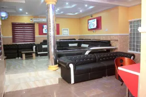 Mayoral Hotel & Suite - Image 4