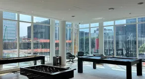 Bright, Modern Studio in White Plans - Image 5