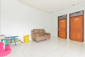Urbanview Hotel Kampung Istal Megamendung Puncak by RedDoorz - Image 3