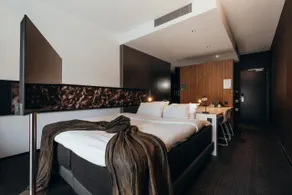 Carbon Hotel - Image 2