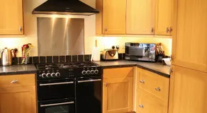 Pet-Friendly Logburner Horse Stable Views - Image 4