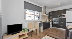 Appartement avec internet haut débit et terrasse | Vue ville | Adapté au travail à distance - Image 2