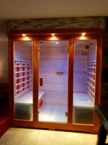 Suite Spa, Love Room Bien-être, Jacuzzi, Sauna, fauteuil massant et climatisation naturelle - Image 5