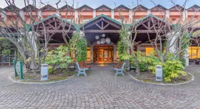 Vacation paradise in Iseo Lake with many pools - Image 3