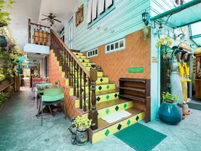 Samsen Sam Place - Image 5