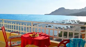 En Plo Studios & Apartments - Image 2