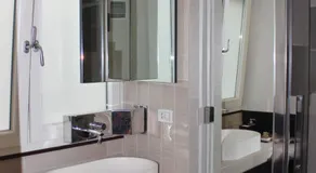 The Queen's Room - Image 3