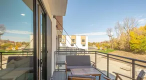 CentralPark Townhome B10 - Image 5