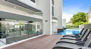 Vibrant 2BD Escape - Exhilarating Location! - Image 3