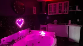 Jacuzzi cocoon on Mante la Jolie - Image 3