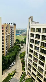 Top Floor Luxurious Studio Apartment - Image 3
