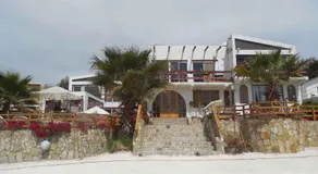 Hotel & Cabañas El Mirador Caldera - Image 3