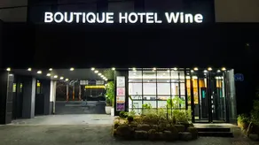 Boutique Hotel Wine - Image 1