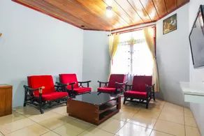 OYO 3180 Hotel Rian CottageNearPasar Maskarebet - Image 4