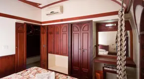 Aqua Jumbo Houseboat - Image 4